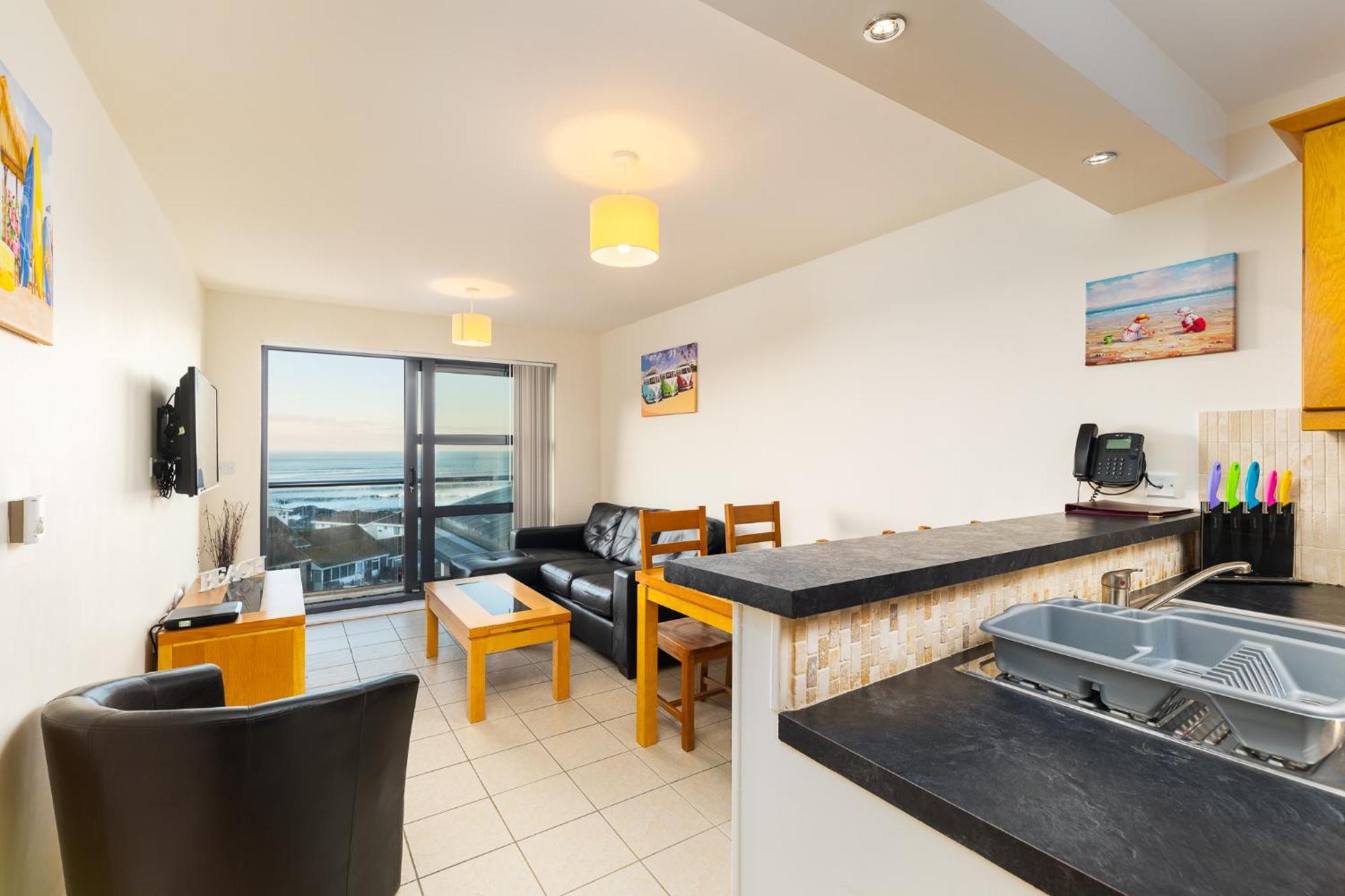 West Beach - Holiday Apartments Westward Ho!  Room photo